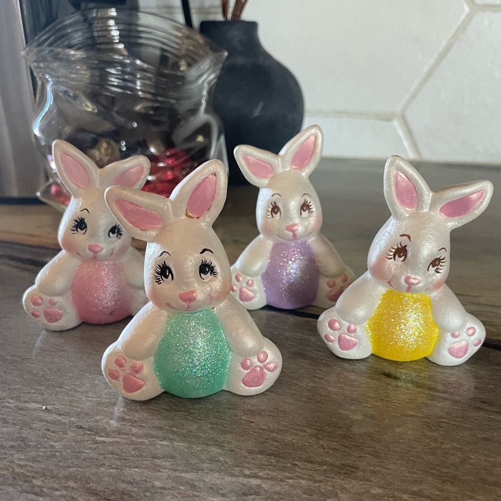 VTG SET OF 4 TINY HANDMADE CERAMIC EASTER BUNNIES